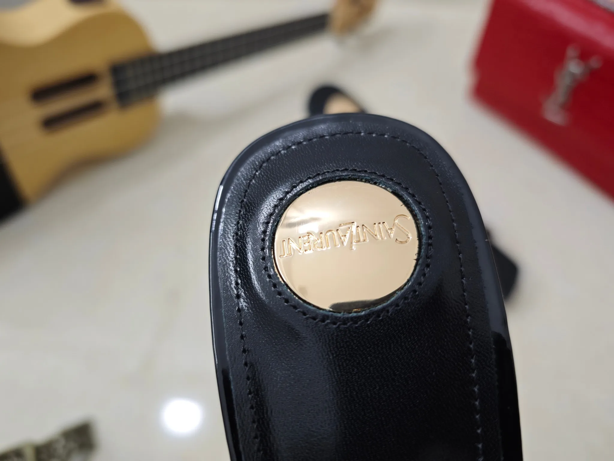 👟👟Ex-factory price 540👟👟【Saint Laurent】Yves Saint Laurent, high-heeled YSL high heels💃2025 early spring counter synchronizes the latest styles, YSL, decoration👠 Classic and high-quality glamorous masterpieces, the hottest autumn and winter series in the counter, with temperament, fashion, classic and attractive design style 😌The effect on the feet is particularly beautiful〰️, the materials are imported from Italy 🇮🇹 calf, imported black sheepskin, lining, and foot pads; sheepskin, stiletto high heels, size 35-41 (34.41.42 must be customized, non-refundable) outsole; imported genuine leather outsole, with full counter packaging